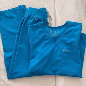 FIGS Women’s Scrub Set